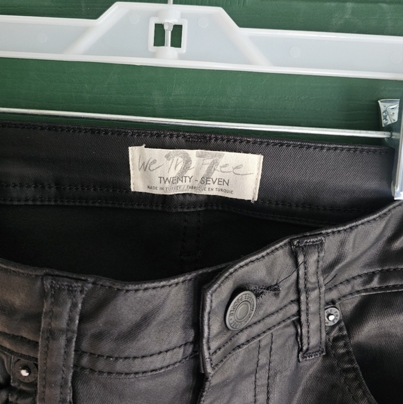 $118 Free People Spellbound Split Hem Black Coated High Rise Jeans - Picture 9 of 16